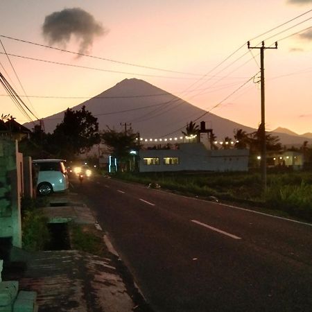 Mesari Homestay & Warung อาเม็ด ภายนอก รูปภาพ