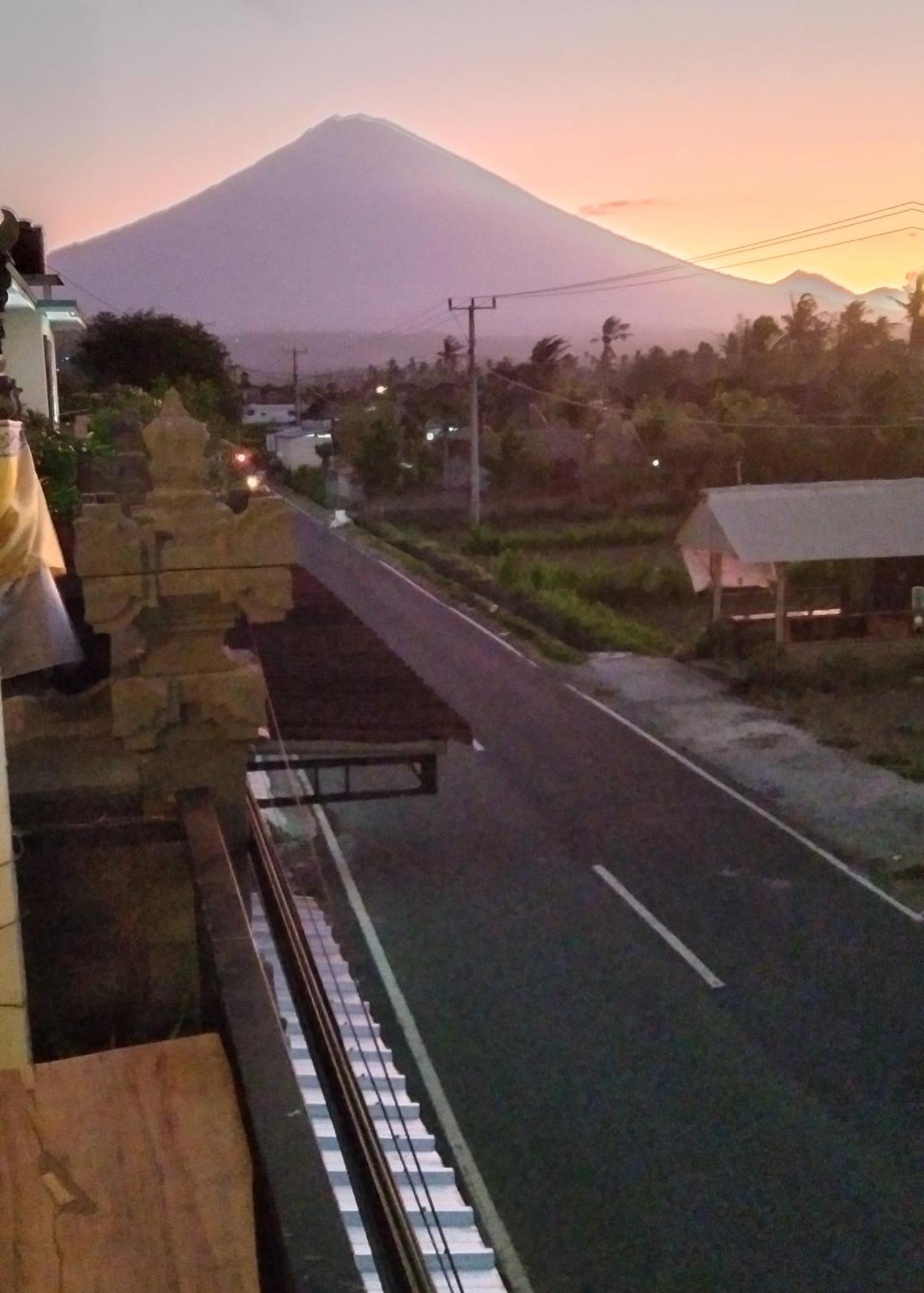 Mesari Homestay & Warung อาเม็ด ภายนอก รูปภาพ